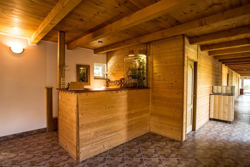 FehérgyarmatSzatmar Beregi Elmenyliget公寓式酒店 外观 照片