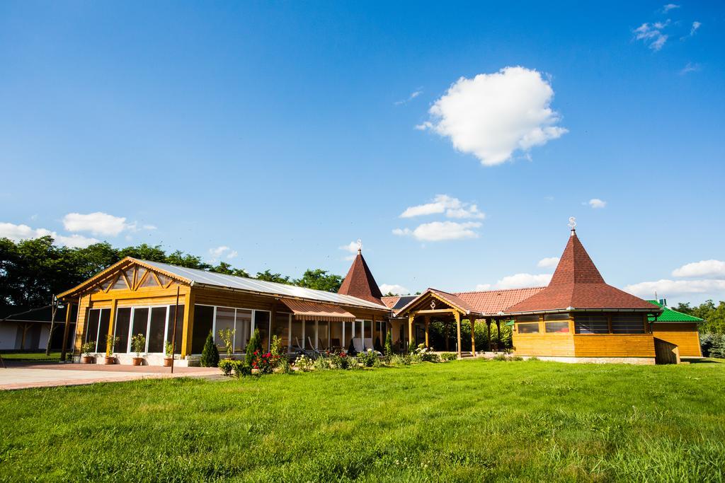 FehérgyarmatSzatmar Beregi Elmenyliget公寓式酒店 外观 照片